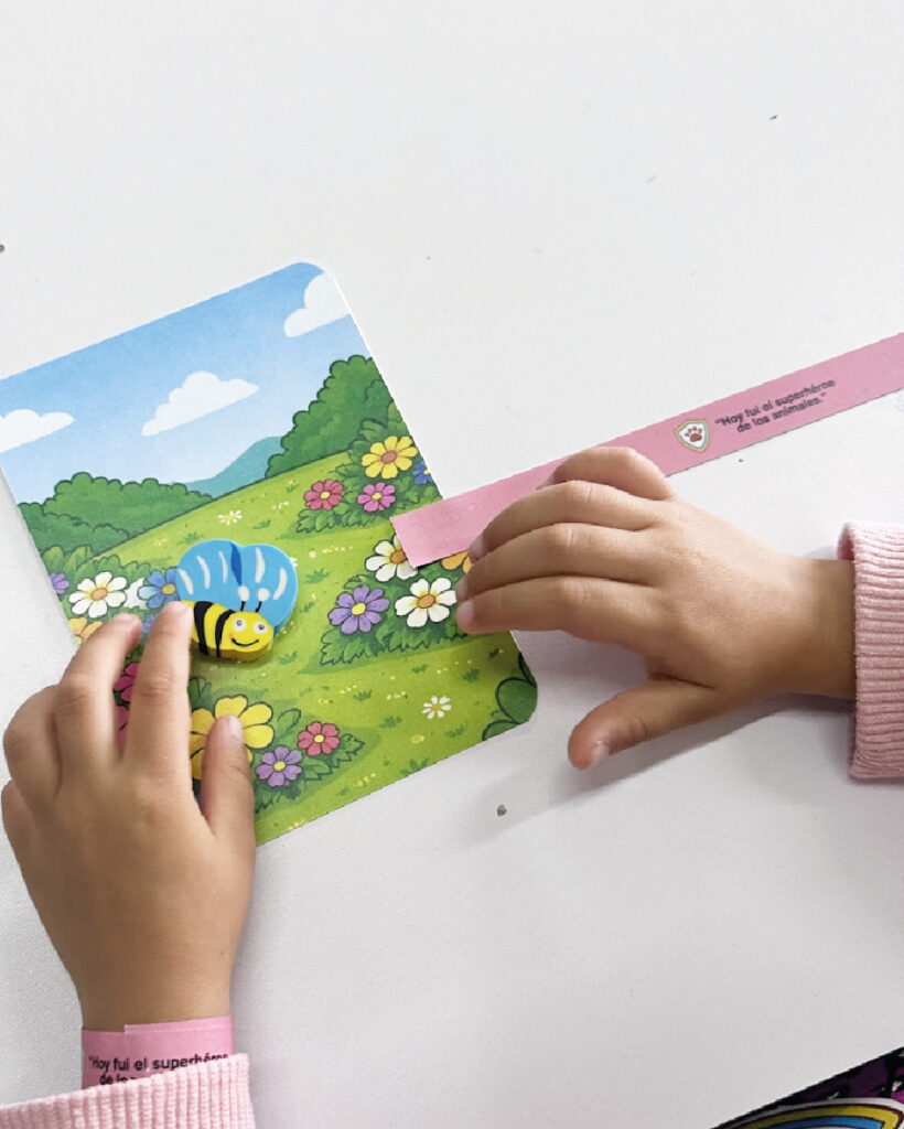 Programa educativo en Medellín que enseña empatía hacia los animales en niños de primera infancia.