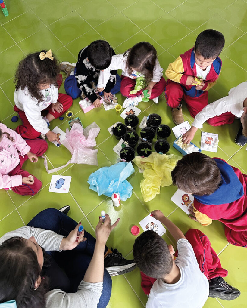 Proyecto Raíces en Medellín de educación en empatía animal.